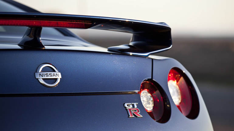 Καθυστερεί η νέα γενιά του GT-R